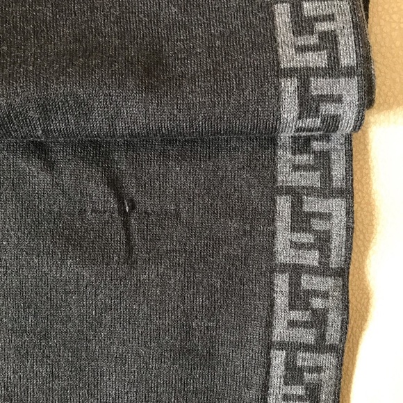 FENDI ZUCCA 100% wool scarf - Picture 5 of 6